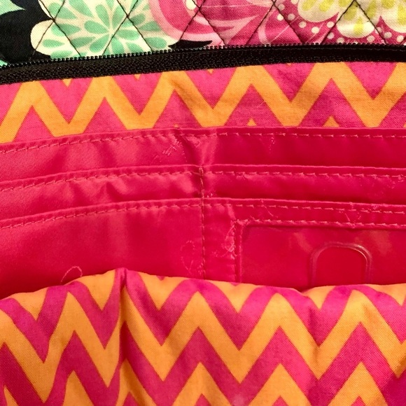 Vera Bradley Ziggy Zinnia Little Hipster Quilted Crossbody - Picture 3 of 4